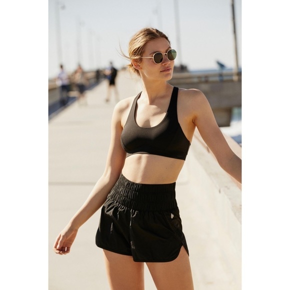 FREE PEOPLE MOVEMENT THE WAY HOME SHORT BLACK SIZE XSMALL